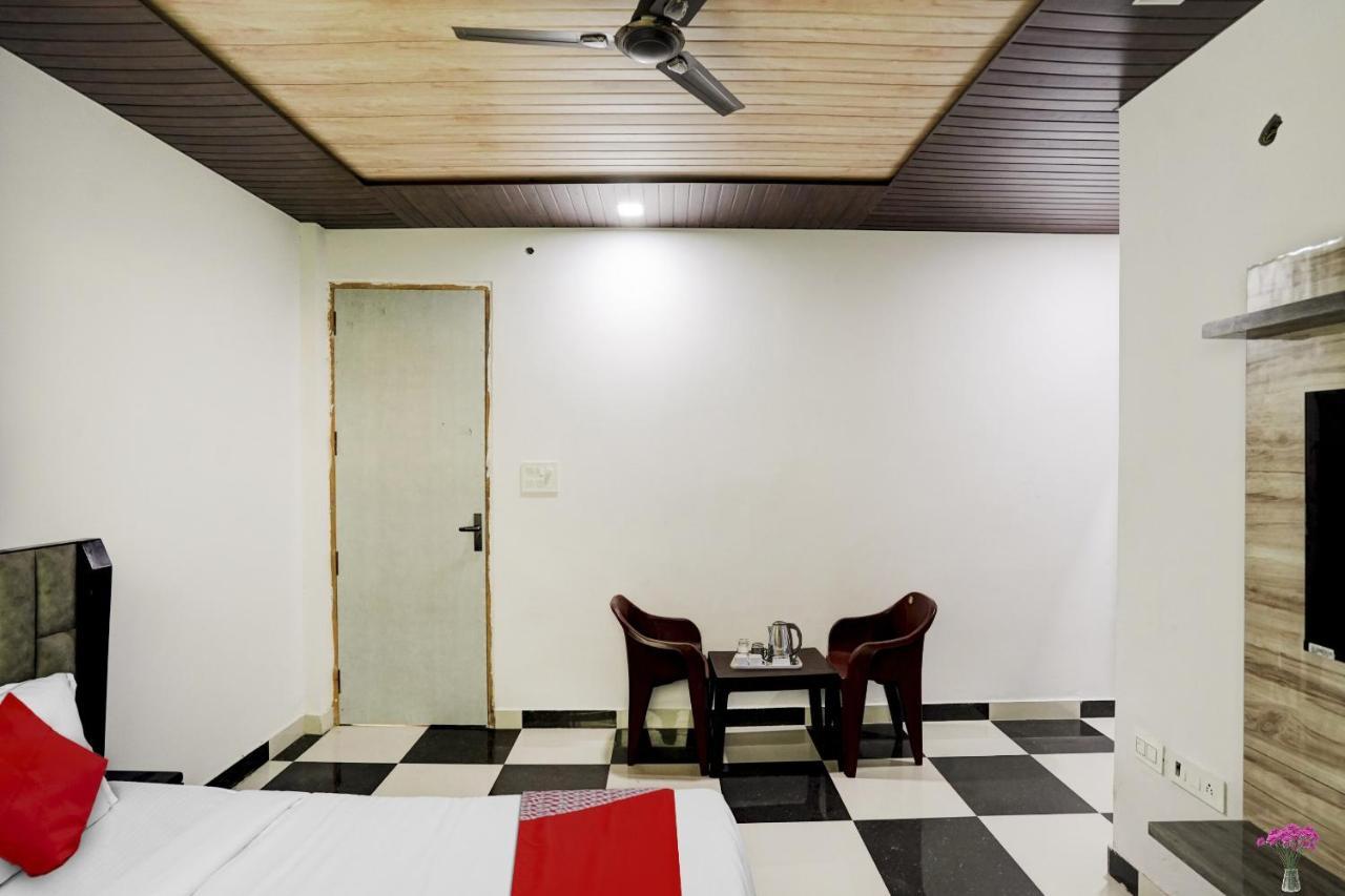 Collection O Love Garden Hotel Ghaziabad Buitenkant foto