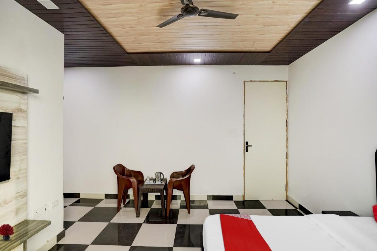 Collection O Love Garden Hotel Ghaziabad Buitenkant foto