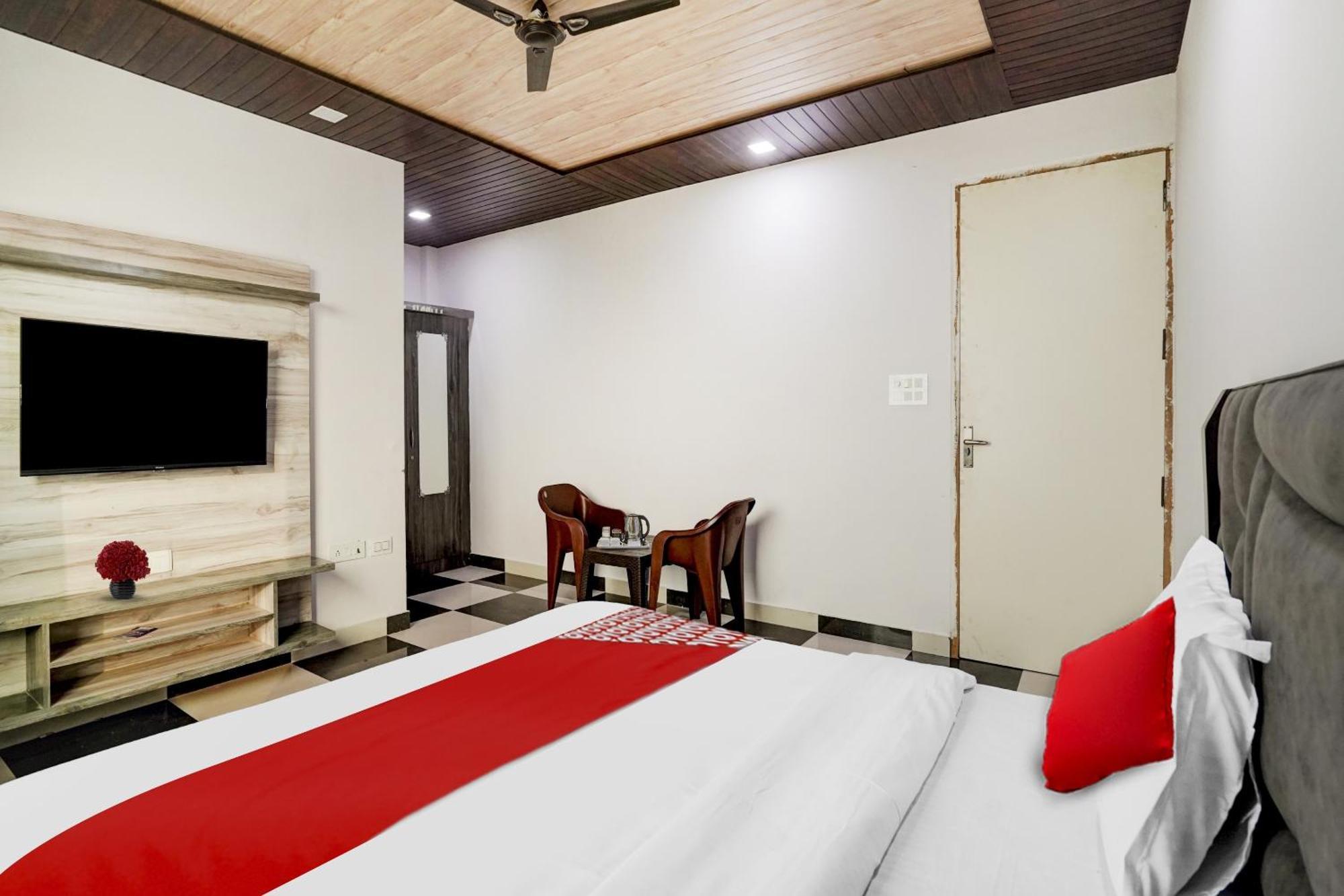 Collection O Love Garden Hotel Ghaziabad Buitenkant foto