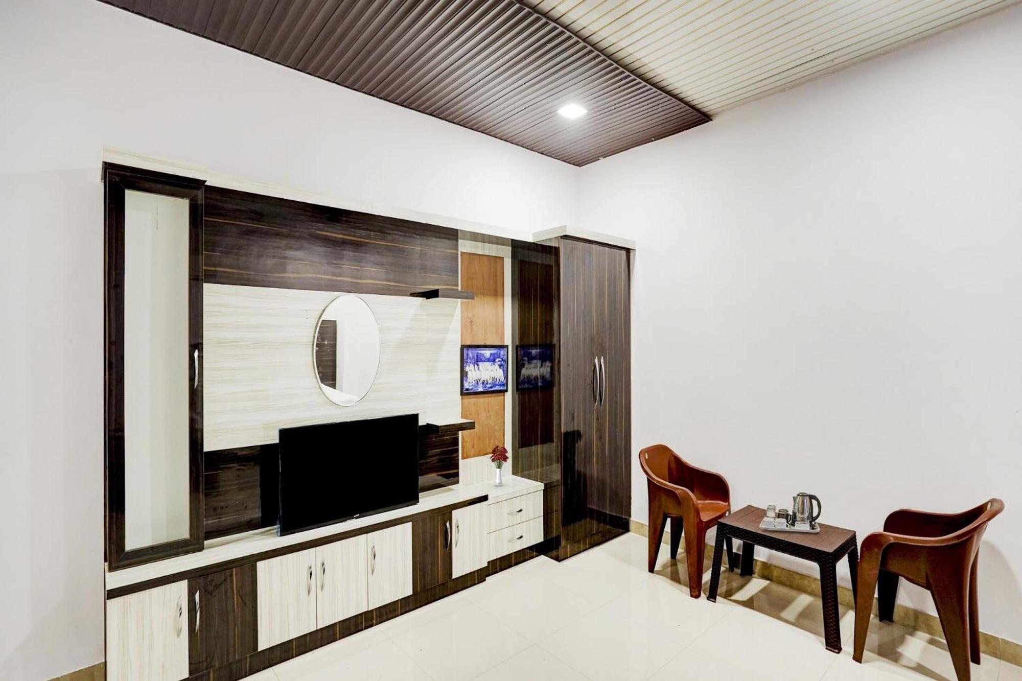 Collection O Love Garden Hotel Ghaziabad Buitenkant foto