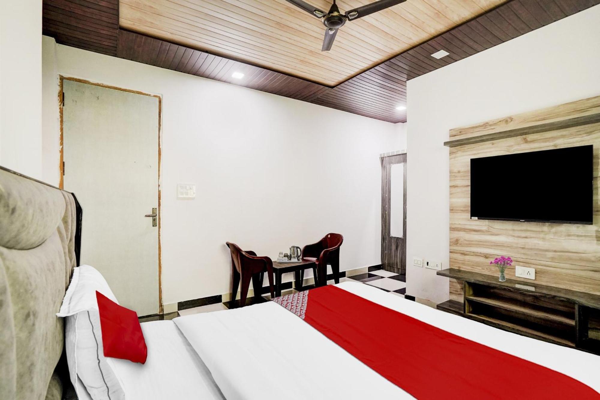 Collection O Love Garden Hotel Ghaziabad Buitenkant foto